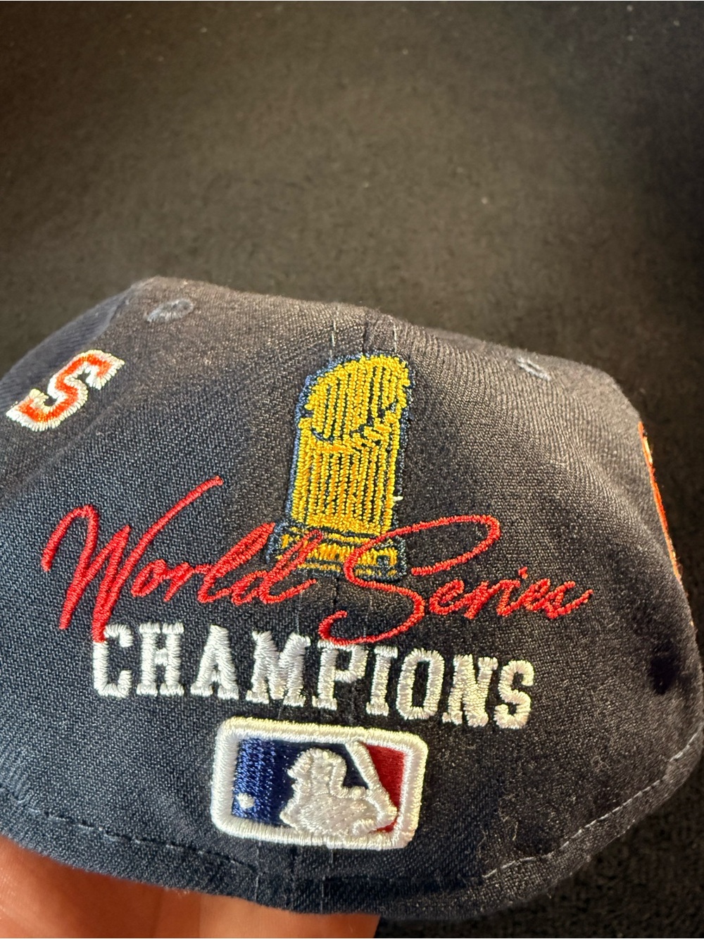Hat with New Era sticker - Picture 7 of 9